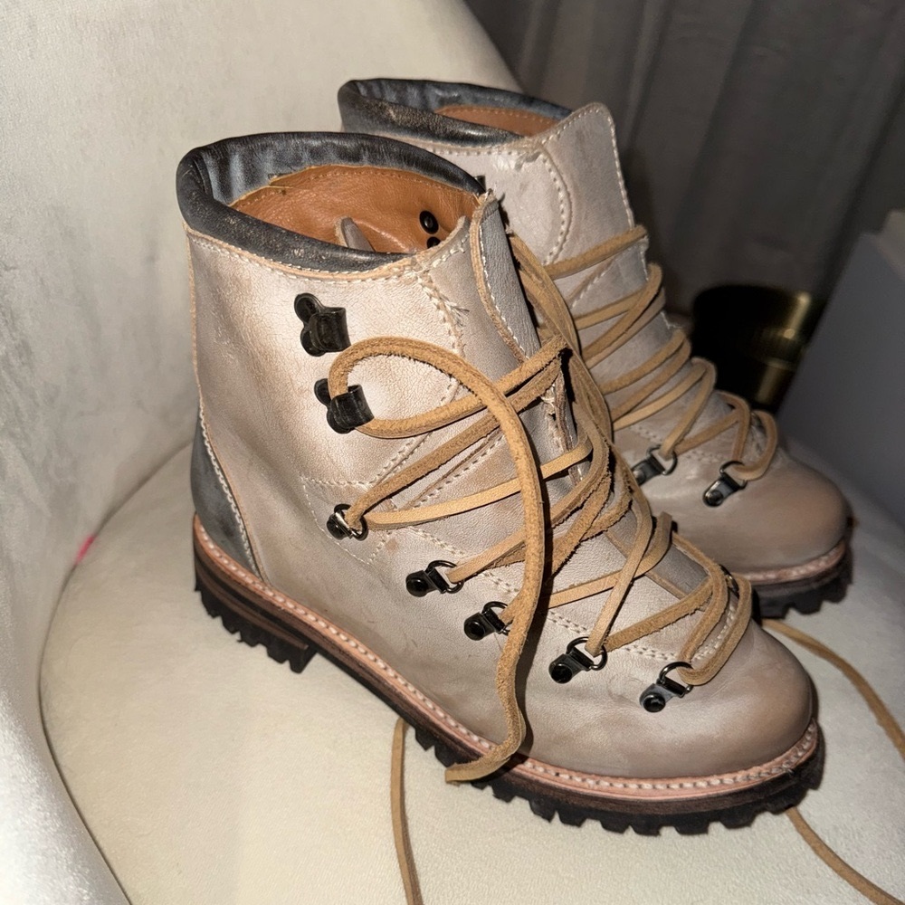 Freebird Womens Leather Hiker Boot EUC